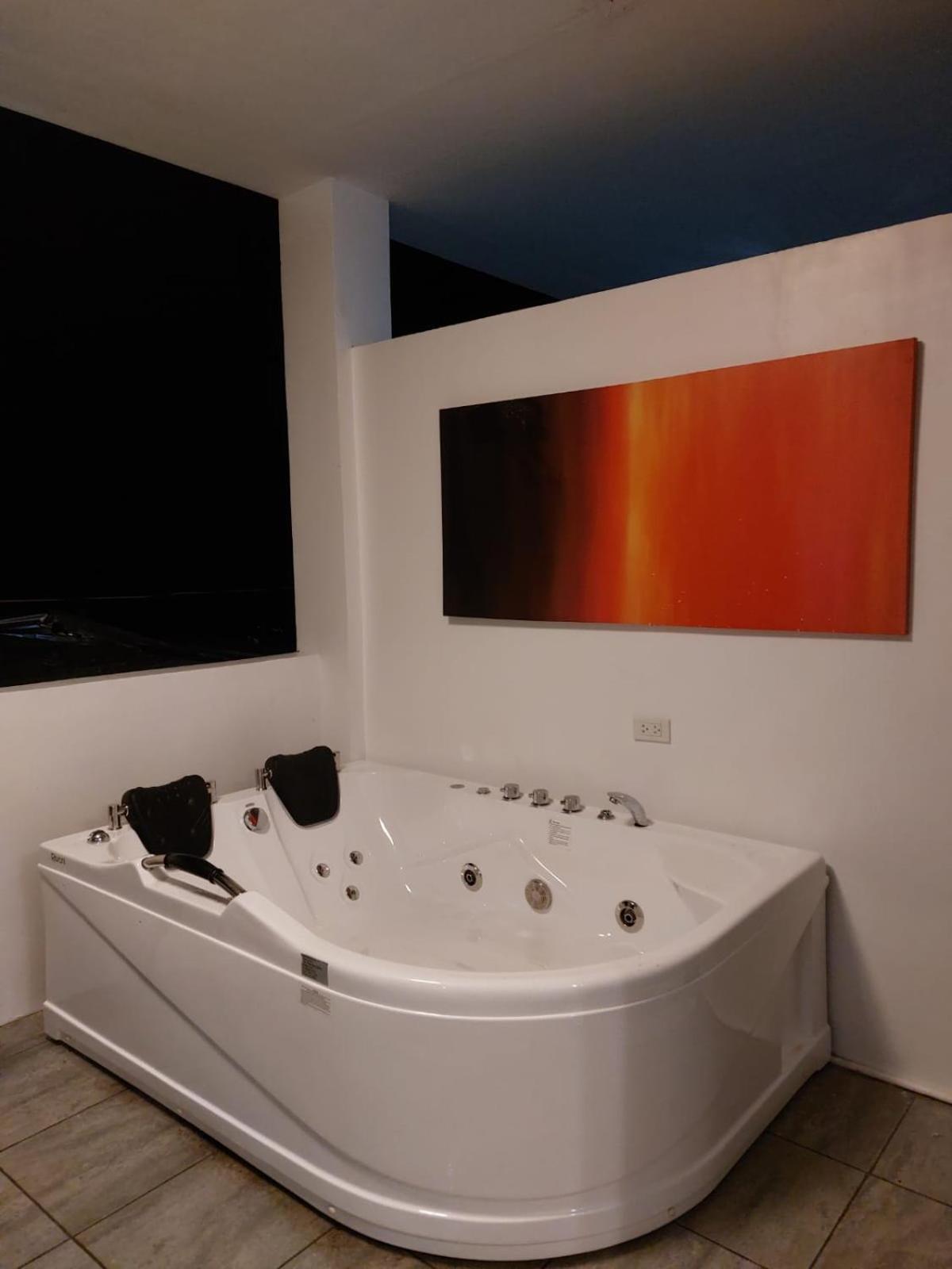Bonsai Jacuzzi Suites パングラオ エクステリア 写真