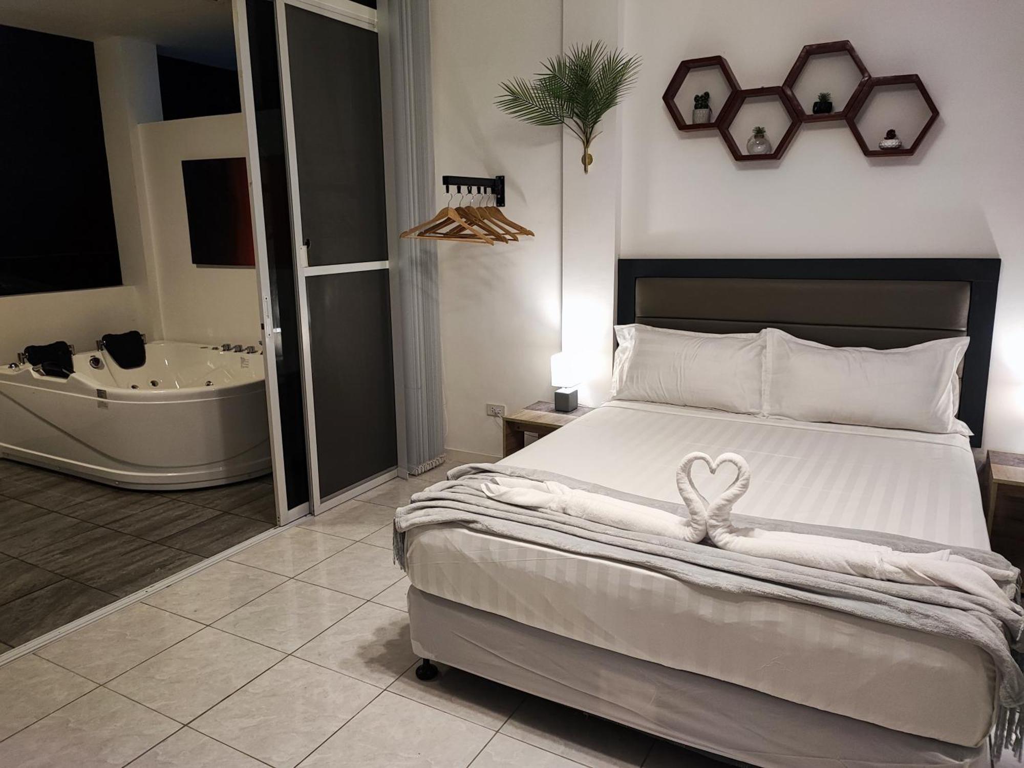 Bonsai Jacuzzi Suites パングラオ エクステリア 写真
